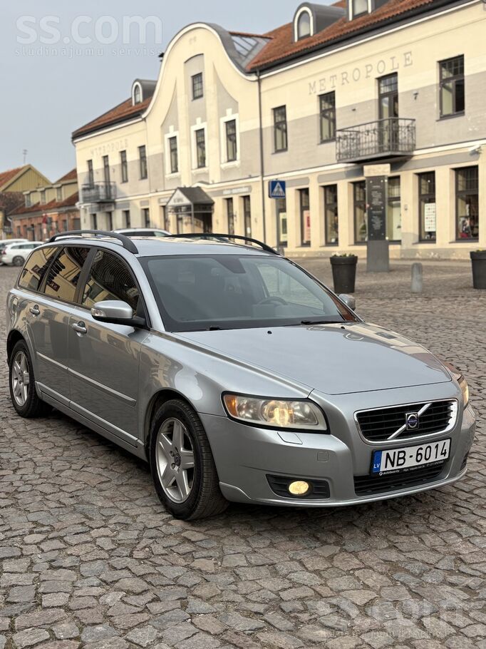 Volvo Pārdodu , labi uzturētu Volvo V50.