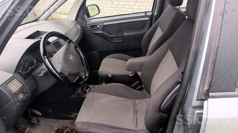 Opel Pārdodu vizuli bēdīgs rūc un bremzējas. Zvanīt uz 