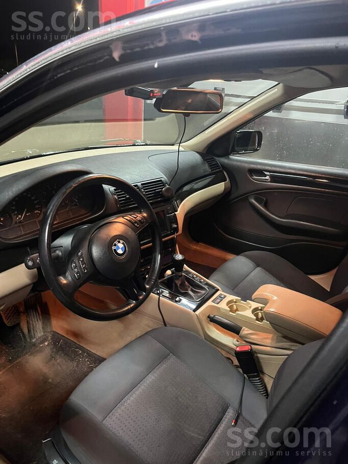 Pārdodu uzticamo auto. BMW 323 benzīns aprīkots ar manuālo 5 robu kārbu.
