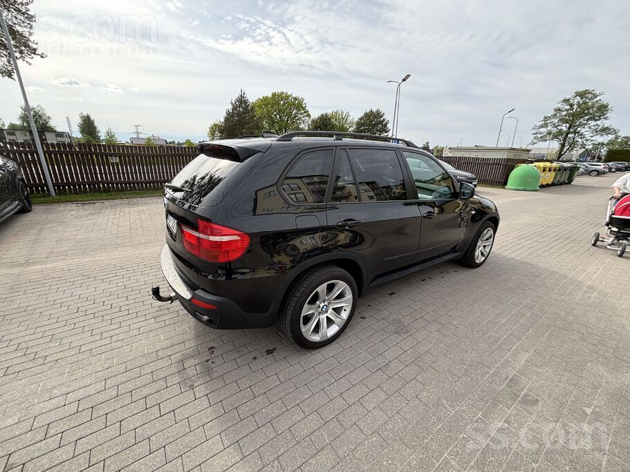 BMW Tiek pārdots perfekts E70 kurš kalpojis kā ģimenes