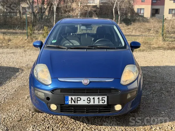 Fiat Pārdodu Fiat punto . Mašīna bija ievesta no Nīderl