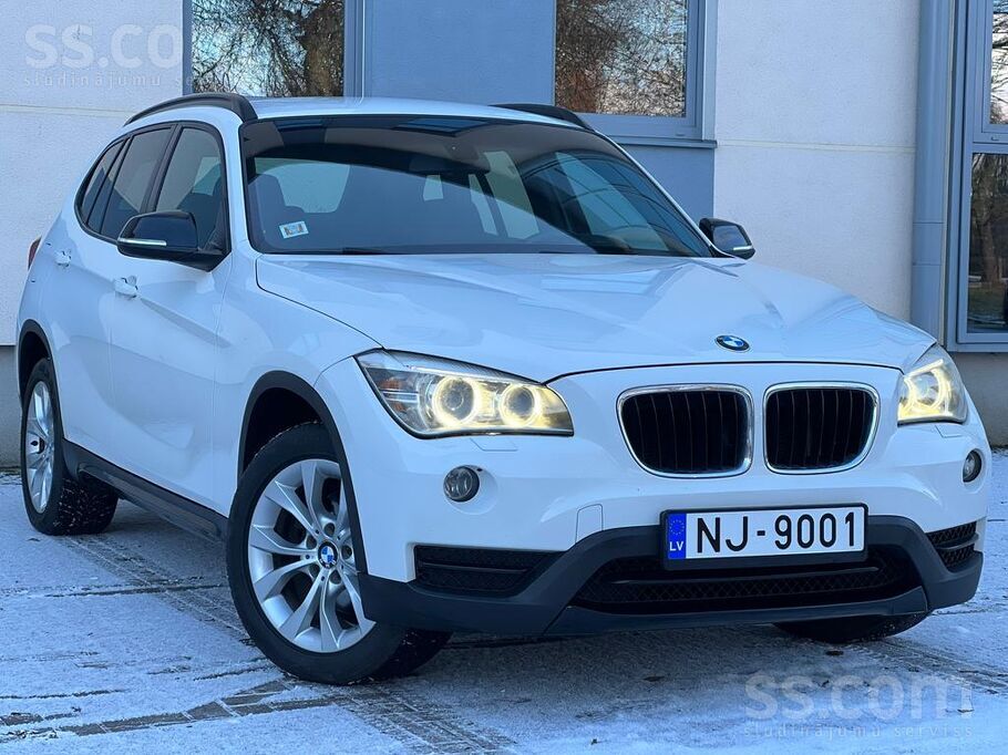 BMW Pārdodās BMW x1 2014 gada. 