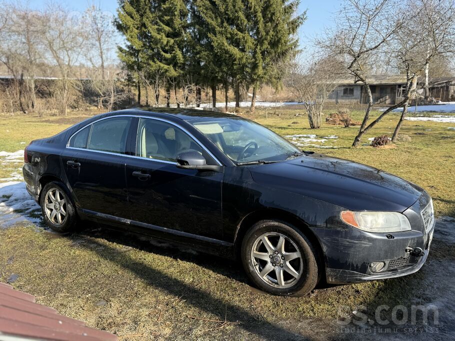 Volvo Pārdodu automašīnu remontam vai rezerves daļām. 15