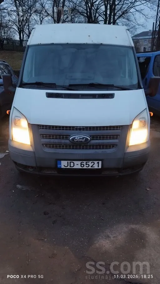 Ford Продам грузовой микроавтобус в хорошем состоянии, 