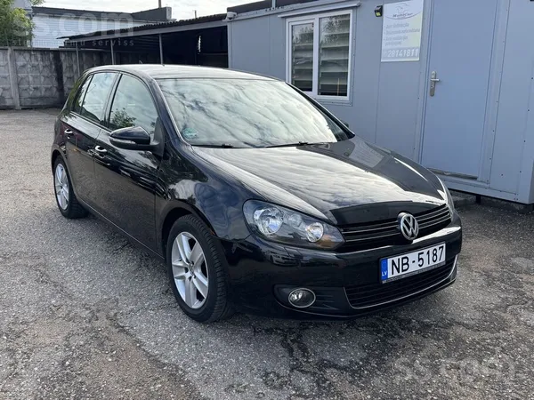 Volkswagen VW Golf ar 2.0Tdi dīzeļdzinēju un manuālo ātrumkār