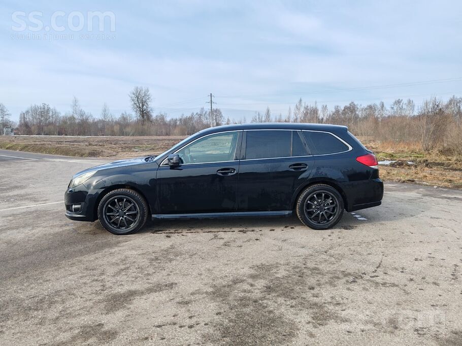 Subaru Pārdodu melnu Subaru Legacy ar 2.0L dīzeļa motoru