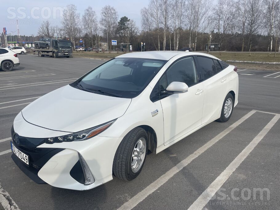Pārdodu Toyota Prius Prime Plugin Hybrid. Labā stāvoklī. Patiess pārbaudāms