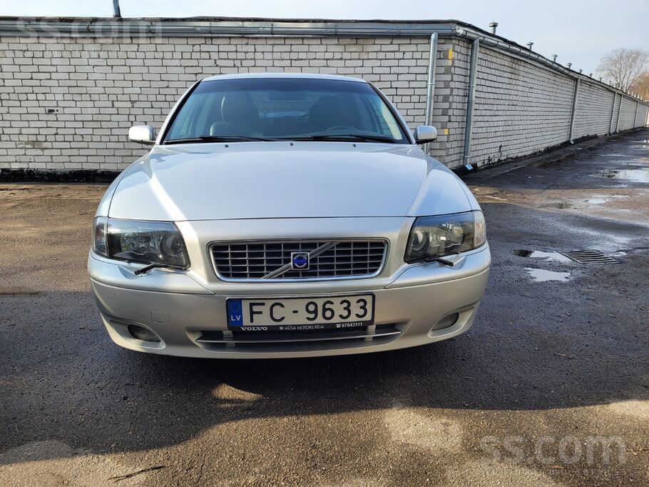 Volvo Pārdodu 2004. gada Volvo S 80. Automašīna ir lieli
