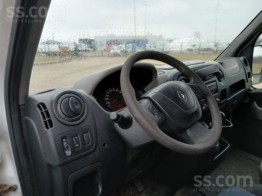 Renault Uzņēmums pārdod Renault Master L2H2.