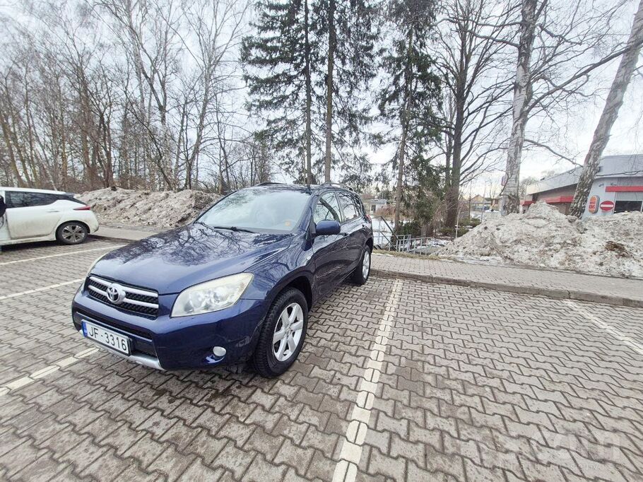 Toyota Auto ir labā tehniskā kārtībā. 