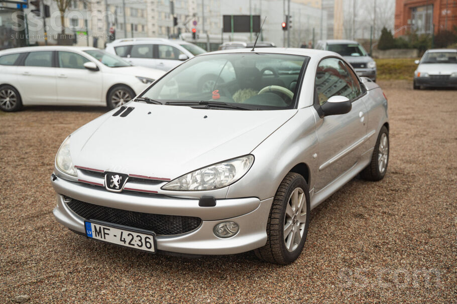 Peugeot 206 Kabriolets. 1.6 Benzins ar jaunu tehnisko apskati. Elektro jumts