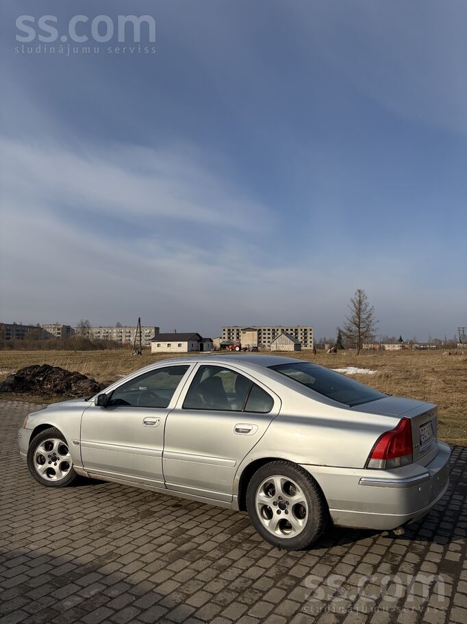 Volvo Volvo S60 2.4 Dīzels 120 kW, dzinējs un kārba labā
