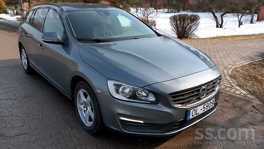 Volvo Pārdod, Volvo v60 2.0D3 2015.g. Auto ļoti labā teh
