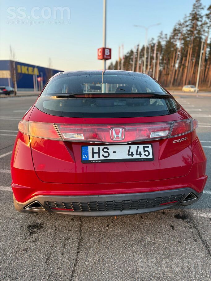 Pārdod auto. Nepieciešami metināšanas darbi (sliekšņi un grīda), ziemas riep