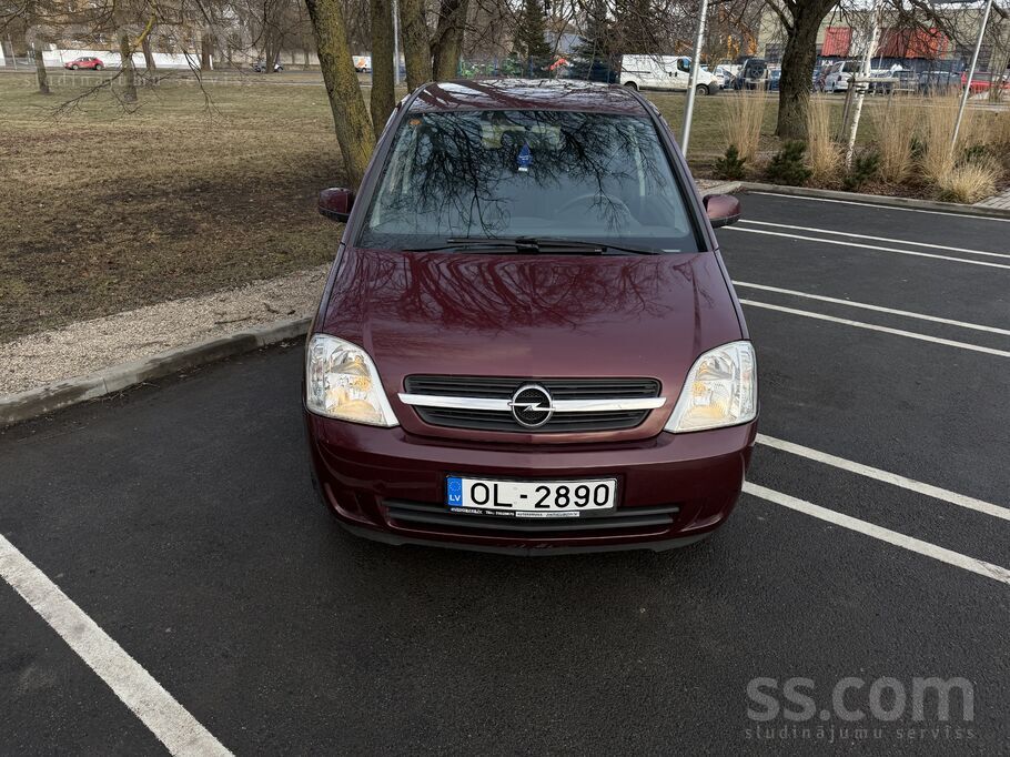 Opel Auto ir bijis tikai viens saimnieks ar 102500 km o