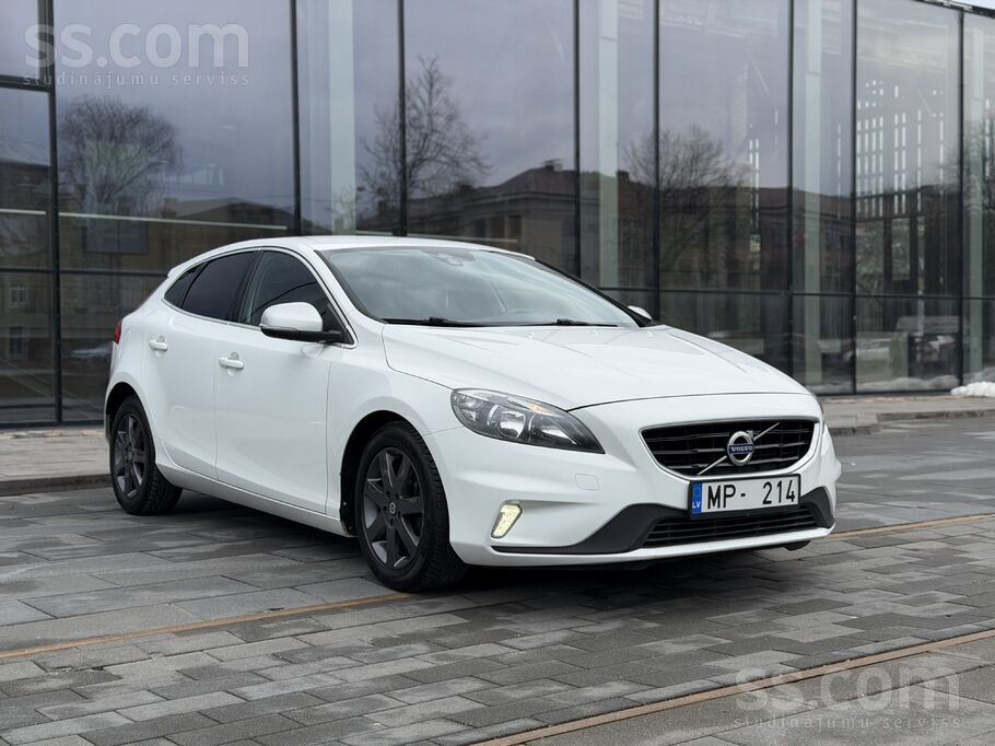 Volvo Pārdodu Volvo V40 R-Design 2.0D 88kw, mehānika, 20