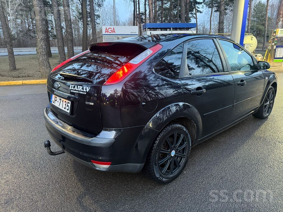 Ford Tirgoju ford focus 1.8 dizelis loti labi izskatas,