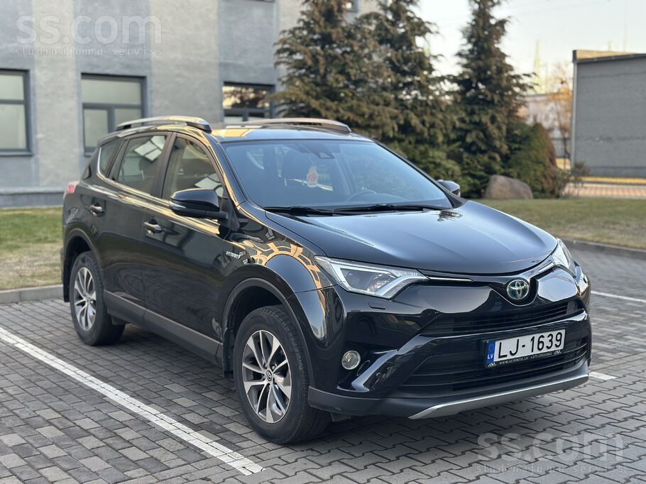 Toyota Rav4 hibrīds ar 109 tūkst. km oriģinālu nobraukumu