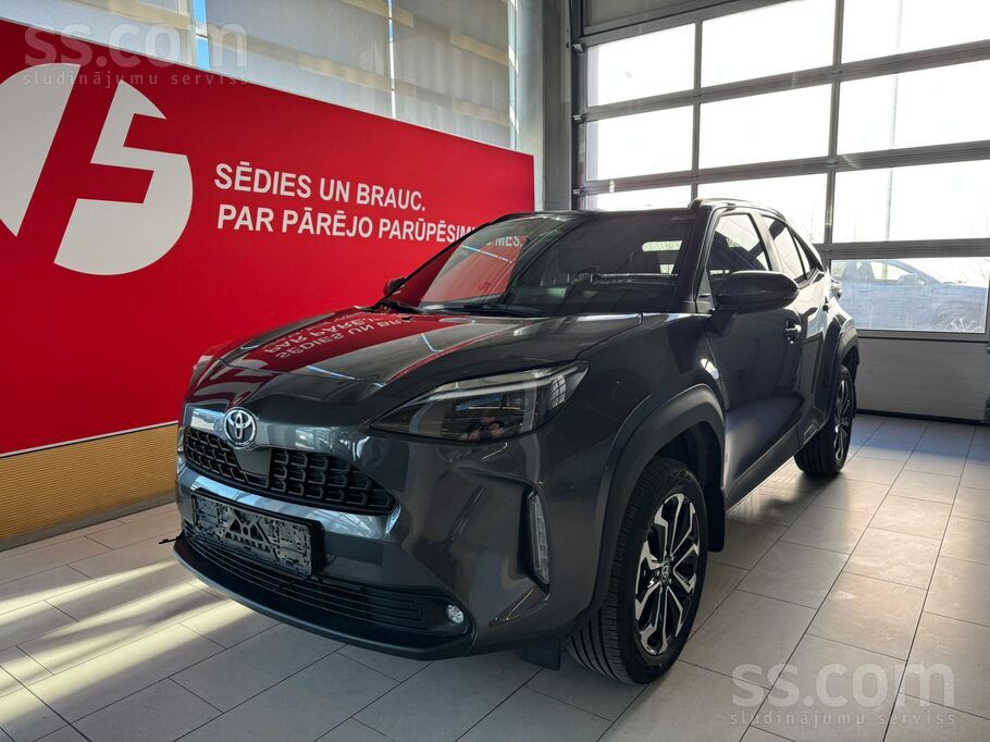 Pārdod praktiski jaunu Toyota Yaris Cross, 1.5 Hybrid, ar automātisko ātrumk