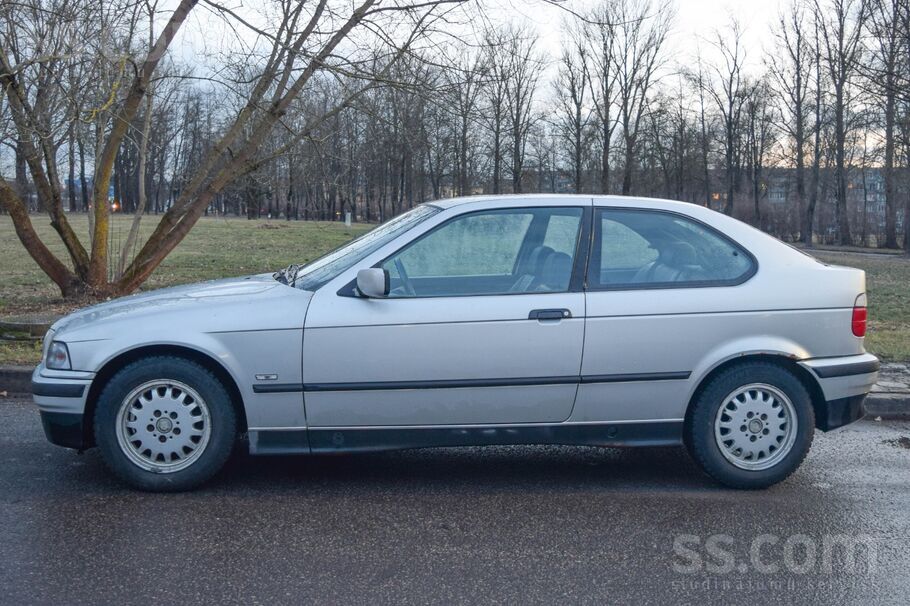 BMW Pārdod BMW 316i Compact ar 1, 9 l benzīna dzinēju 