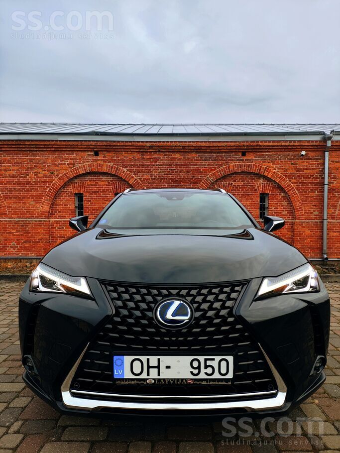 Lexus UX 250H.
Teicama tehniskā stāvoklī, ar ļoti labu komplektāciju.