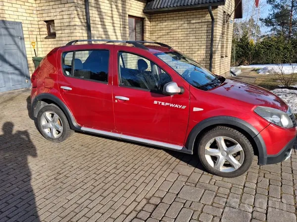 Dacia Pārdodu Dacia Sandero 1.6 benzīns/gāze 62 kw