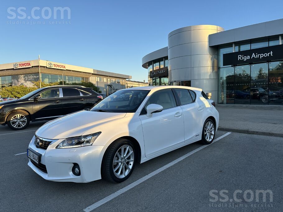 Lexus Ct200H Hybrid, pirkts Latvijā, pilna vēsture pie Lexus
2012.g. , 1.