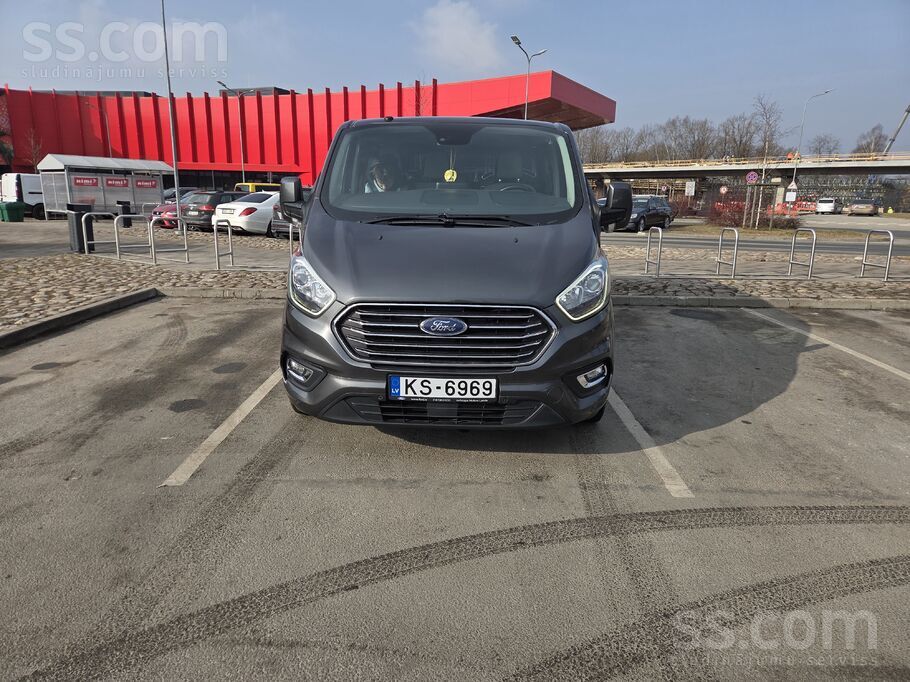Ford Uzņēmums tirgo labu auto , visi servisa darbi tika