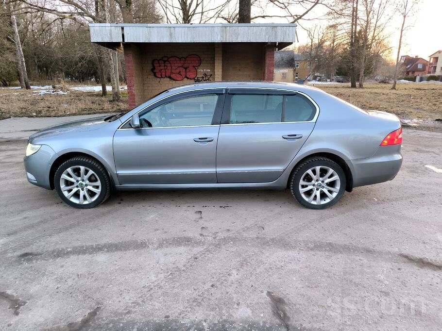 Skoda Pardodu Skoda Superd ar motora kodu Bmm, kuram ir 