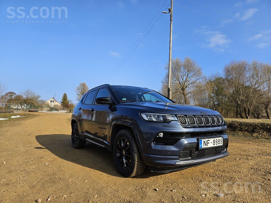 Pārdodu Jeep Compas S model labā tehniskā un vizuālā stāvoklī. Mašīna pirkta