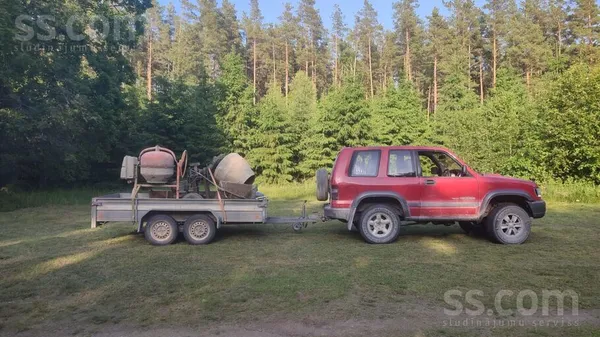 Isuzu Labs auto, izmantots tikai medībam un piemājas dar