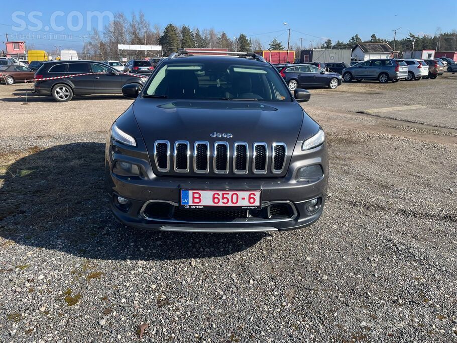 Automats. 4x4 Vispilnaka komplektacija. 1-saimnieks. Masina loti laba tehnis