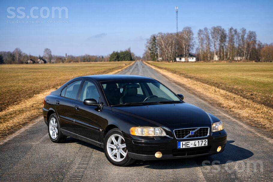 Volvo Pārdodu 2005. gada Volvo S60.