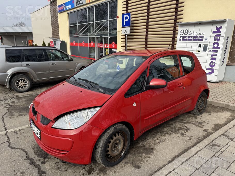 Pārdodu Mitsubishi Colt ar 1, 3 16v benzīna motou. Mazs, žiperīgs auto, jaun