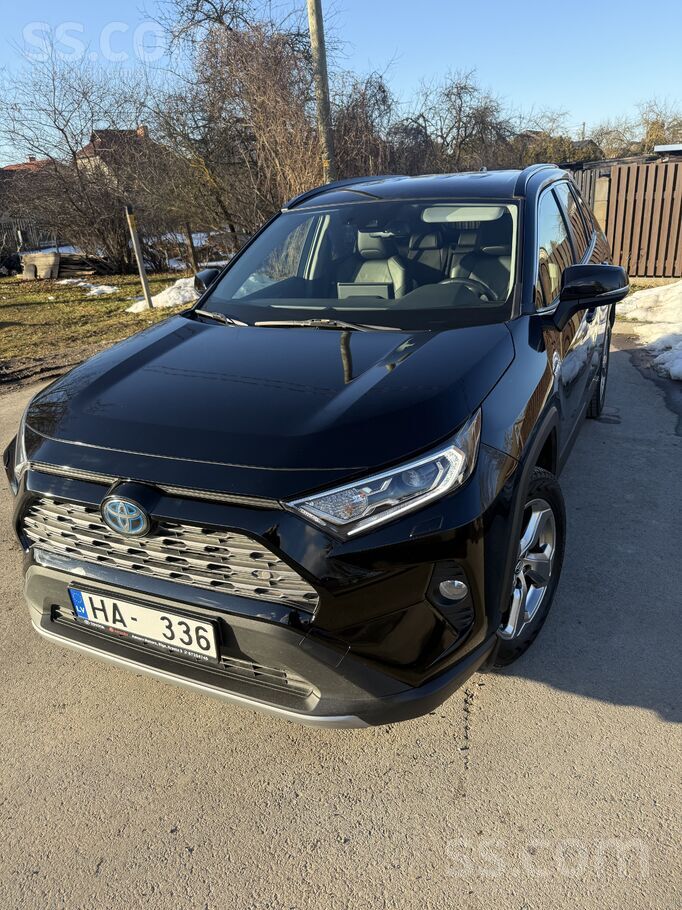 Toyota Pārdod Toyota Rav4 Hybrid Premium, 2019 – uzticams