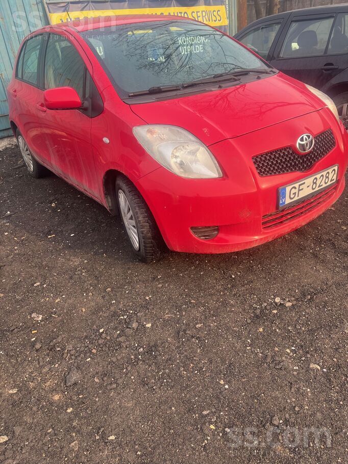 Toyota Toyota Yaris 1.3 Vvt-I (Автомат) – Надежный и экон