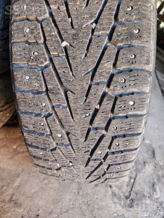 Pārdodu diskus ar riepām , priekš x3 2007gad. Riepas jau pacietas bet protek