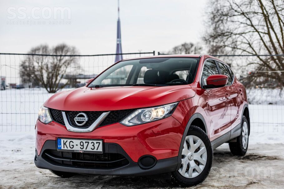 Nissan Nissan Qashqai ar 1.2 litru benzīndzinēju un autom