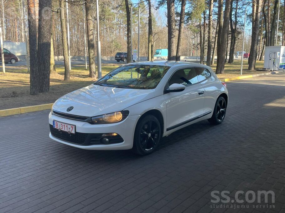 VW Scirocco, ekonomisks 1.4 benzīns, mehāniskā ātrumkārba, 2 atslēgas, bagāt