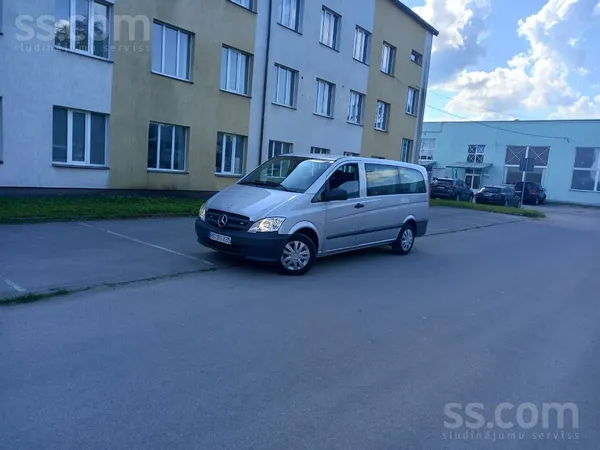 Mercedes Pārdod Mercedes Vito, 2004. gads. 
