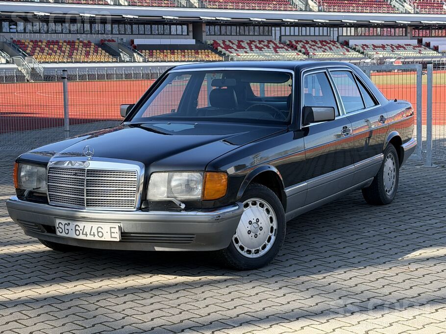 Segovija gubernātora privātais auto, izkustināts pēc 23 gadu stāvēšanas.
-