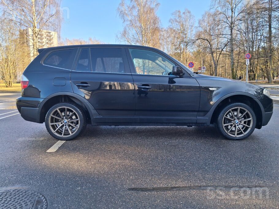 BMW Машина в отличном состоянии, всё делалось вовремя.
