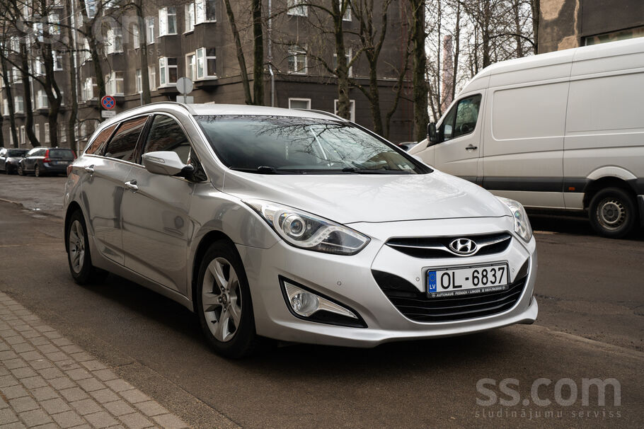 Hyundai i40 1.7 Crdi, - tikko mainīta ķēde, veikta apkope, nomainītas spraus