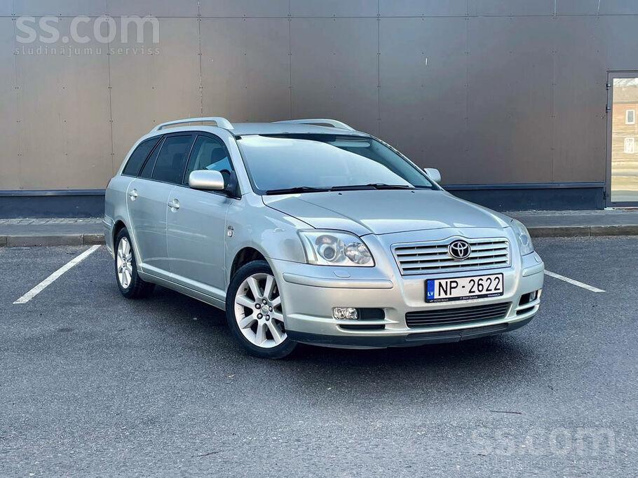 Toyota Laba tehniska un vizuala stavokli. pilna komplekta