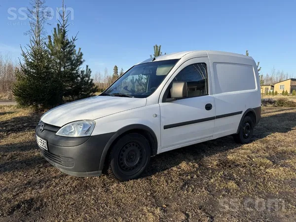 Opel Kopts Combo ar benzīna dzinēju. Ekonomisks. TA līd