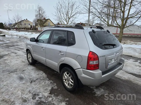 Hyundai Pārdodu Hyundai Tucson 2.0/103 KW 4x4 dīzelis/manu