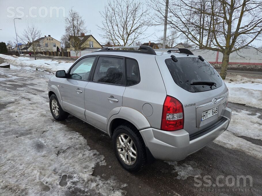 Hyundai Pārdodu Hyundai Tucson 2.0/103 KW 4x4 dīzelis/manu