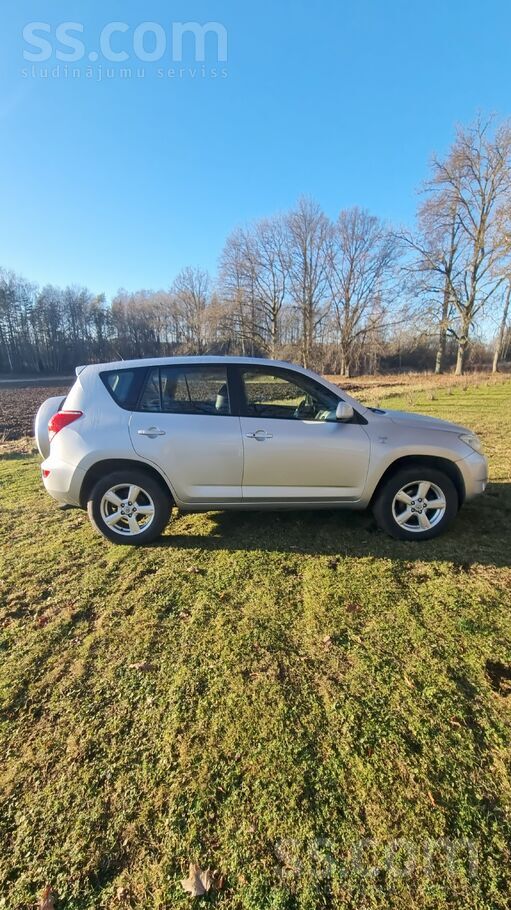 Toyota Pārdodu Tojota Rav 4 2.2 dīzelis 100 kv. Automašīn