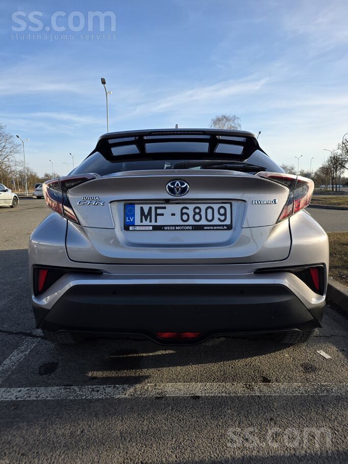 Toyota Toyota C-Hr 1.8 Hybrid Luxury Plus (Максимальная)