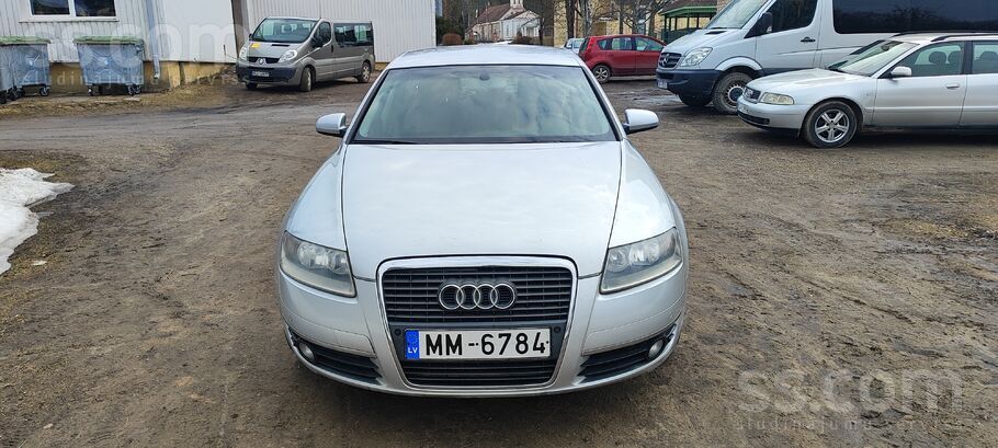 Audi Продаю машину в хорошем состояние. 500 км обратно 